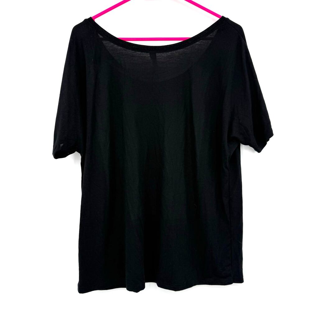 Bella Canvas Size Medium Short Sleeve T-Shirt Tee Top Blouse Disney Pirates - Picture 2 of 3